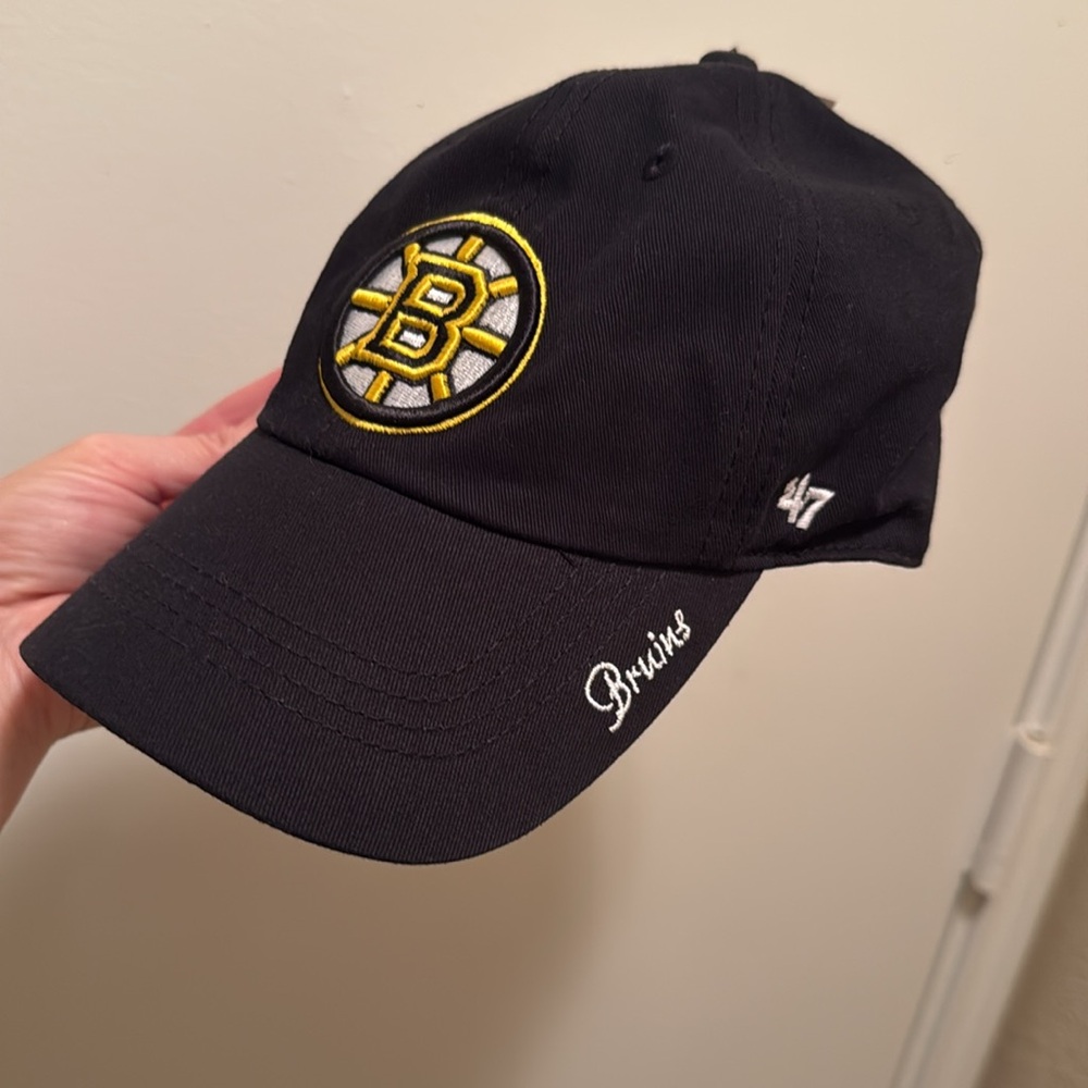 Black and Yellow Boston Bruins 47 Cap NWT